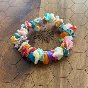 Shell stretch bracelet